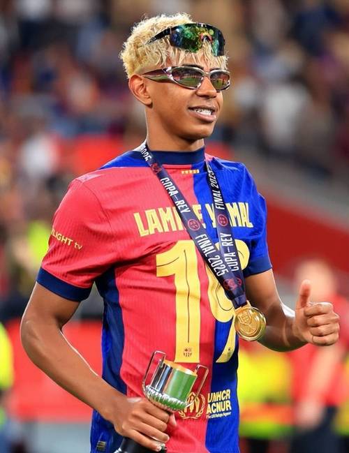 意媒：拉比奥有望在米兰德比中首发，圣地亚哥进入替补席