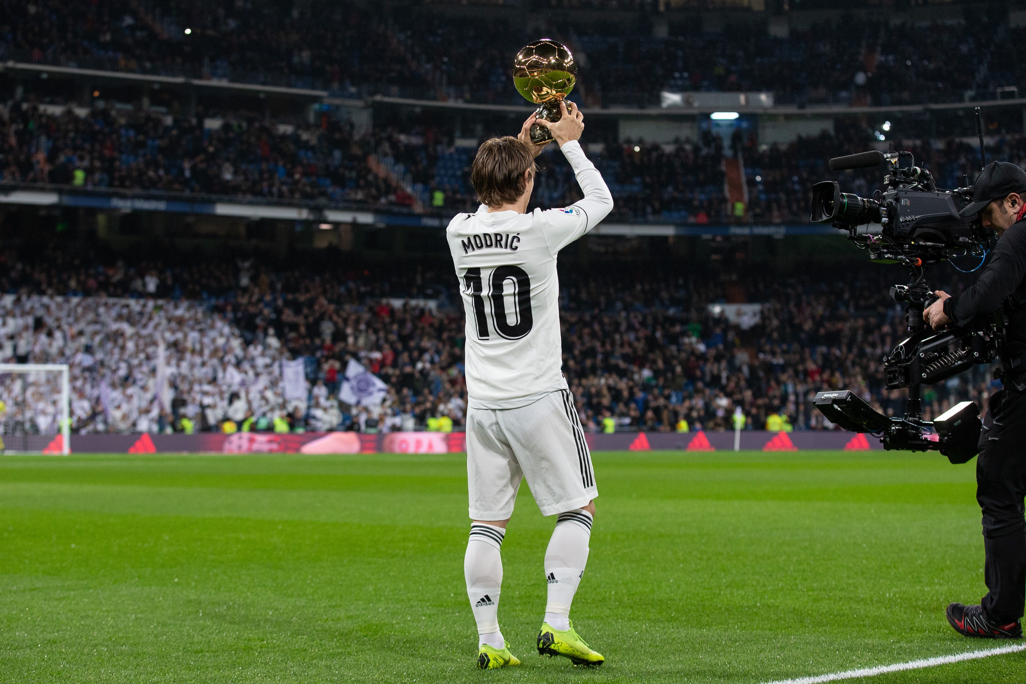 媒体人：如果不是球队伤病多，小杨就在发展联盟专心练级挺好