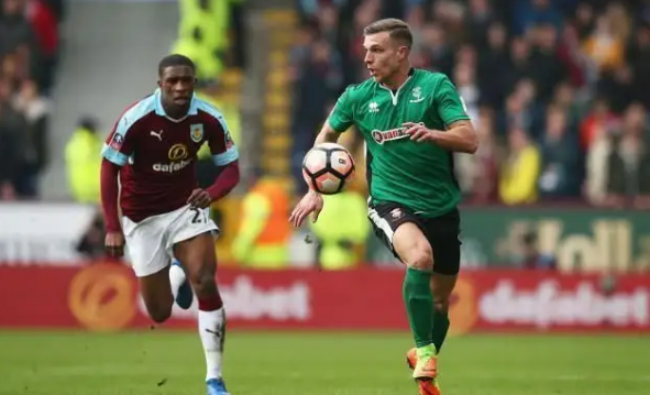 阿诺德西甲适应困难，肌肉损伤频繁，体能与技术对抗不适应，皇马医疗团队“伤仲永”魔咒再现。