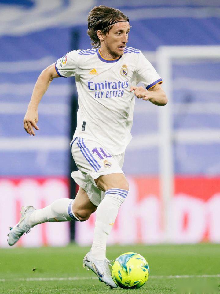 欧冠最年轻出场前10：道曼、穆科科、亚马尔前3，谢尔基第5