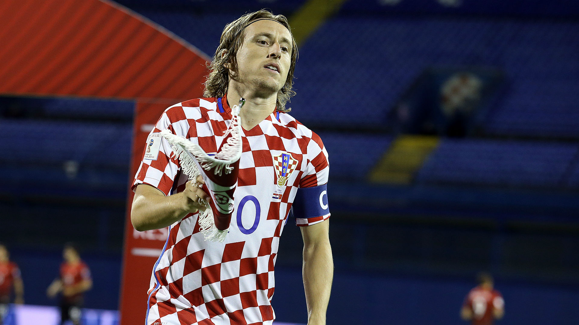 津门虎主帅于根伟积极引援奥乌苏，助力球队提升，期待其归化入籍，展现强大进攻实力，助球队稳定发展。